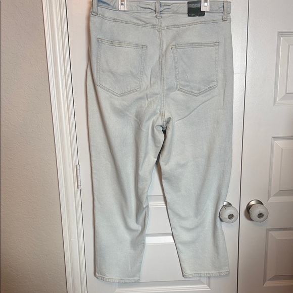 Wild Fable Super High Rise Tapered Jeans Sz 17 - Picture 7 of 8